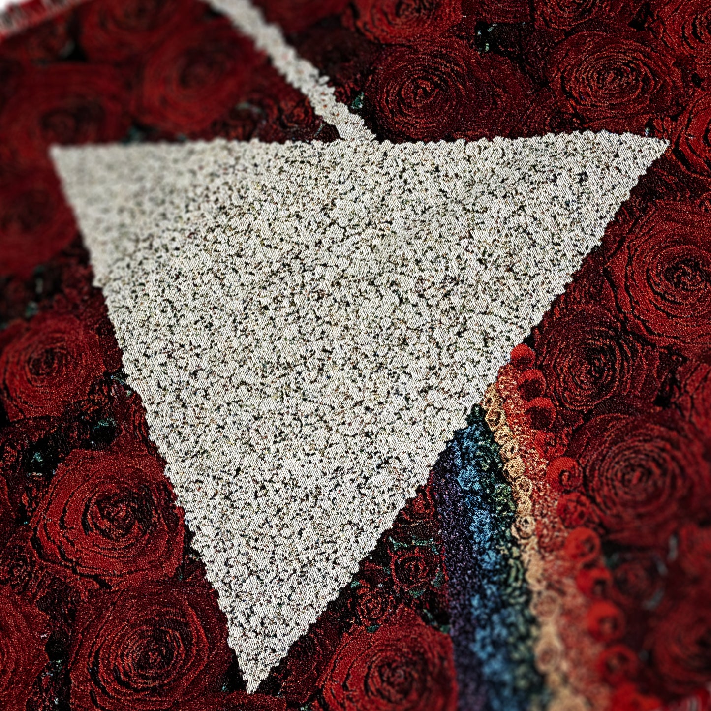Pink Floyd TDSOTM Roses Throw Blanket